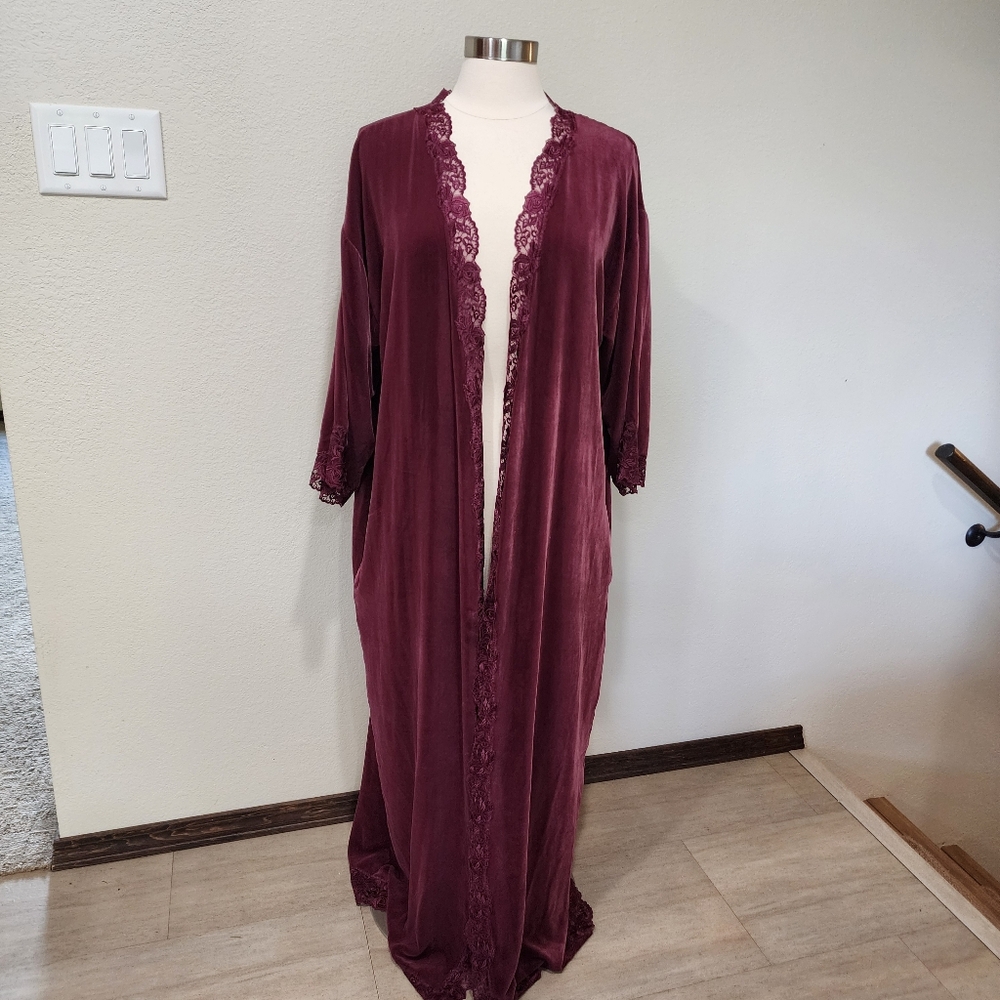 Victoria's Secret Silk Blend Velvet & Lace Duster Robe Burgundy Luxury size Med - Picture 3 of 11